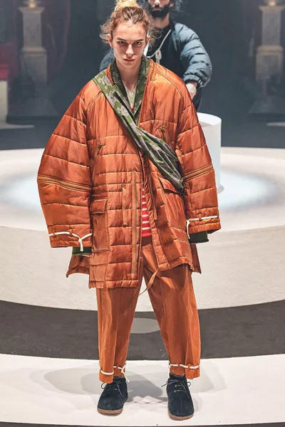 Look 34